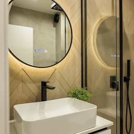 Modern In Center I Steps From By Flat Mаnаger * Varna