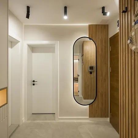 Modern In Center I Steps From By Flat Mаnаger