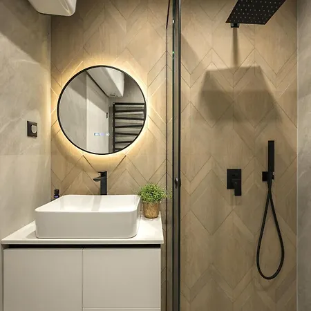 Modern In Center I Steps From By Flat Mаnаger Appartement Varna