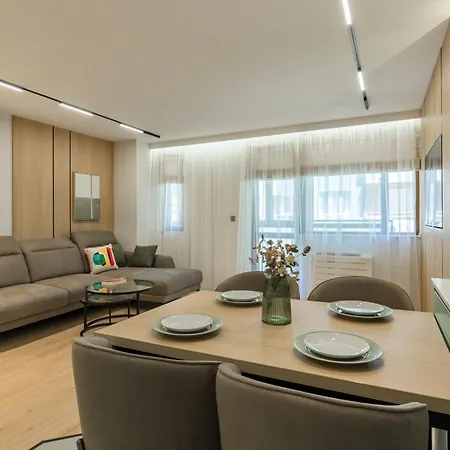 Modern In Center I Steps From By Flat Mаnаger *